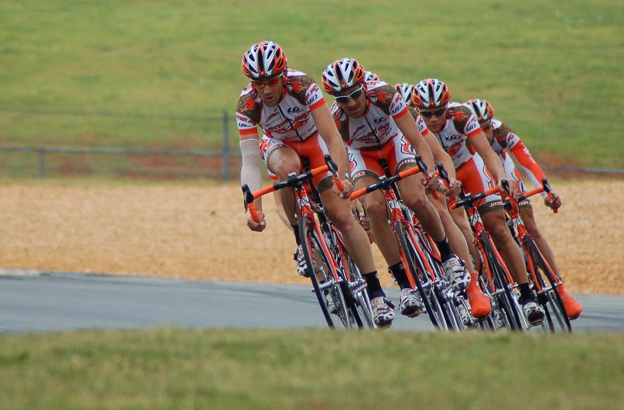 Rennradfahrerteam_Pexels auf Pixabay